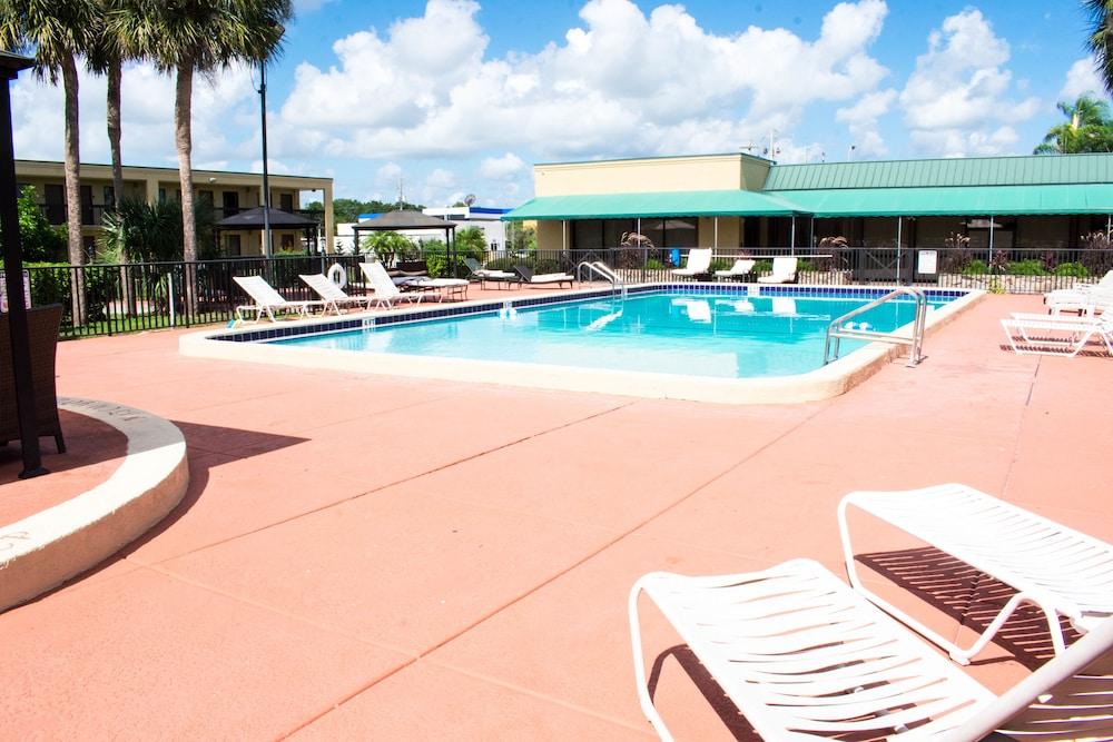 Winter Haven Gardens Inn Luaran gambar